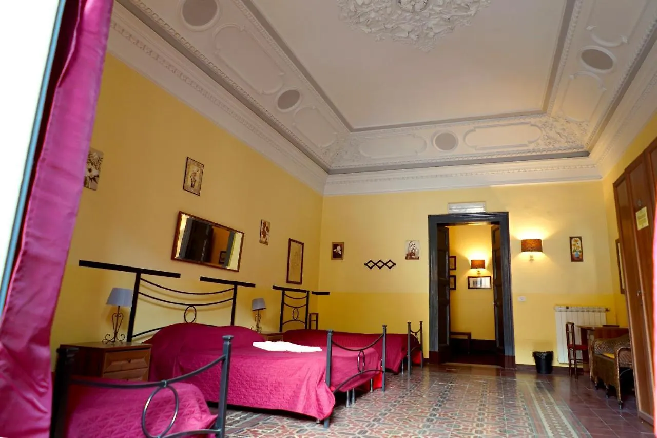 Hotel Etnea Catánia 3*,